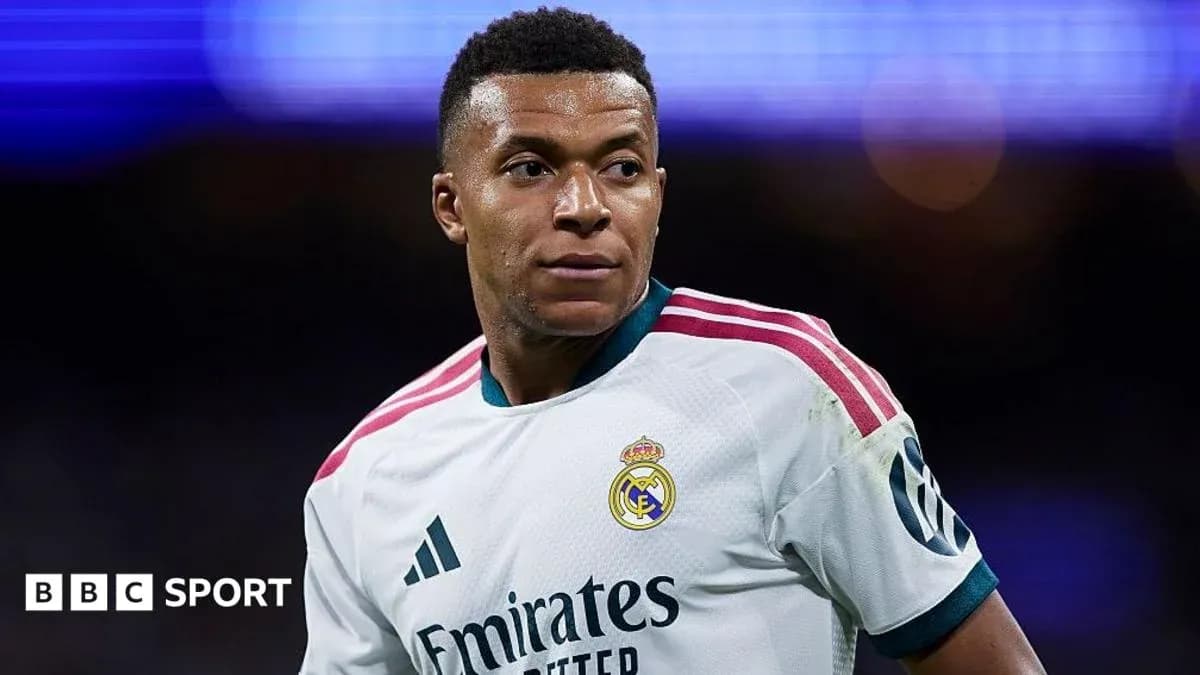 Jugador de Real Madrid en campo durante partido