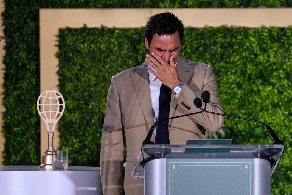 Roger Federer emocionado en discurso de despedida