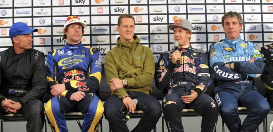 Pilotos en conferencia de prensa durante la carrera
