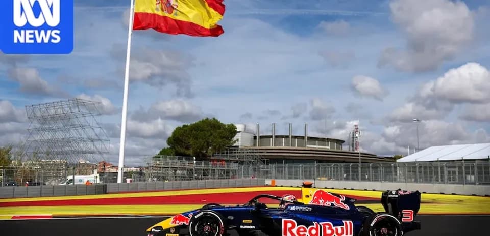Coche de Fórmula 1 de Red Bull en circuito