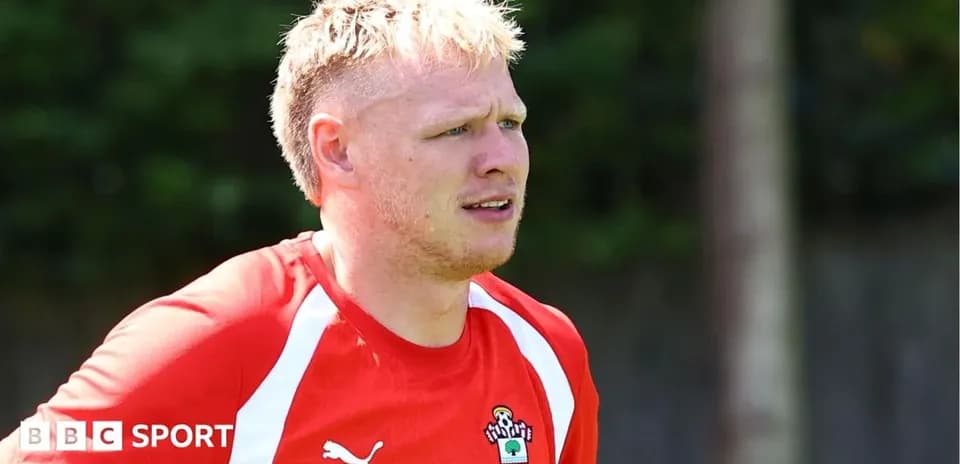 Portero de Southampton FC en sesión de entrenamiento
