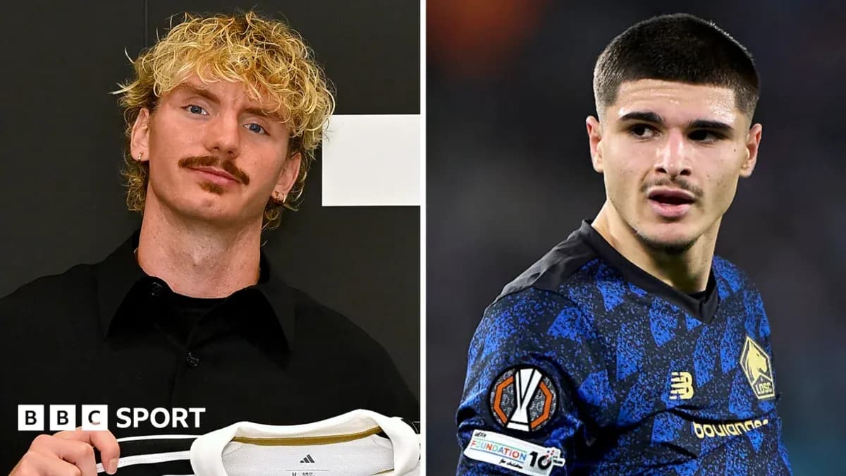 Dos jugadores posando para fotos en diferentes contextos