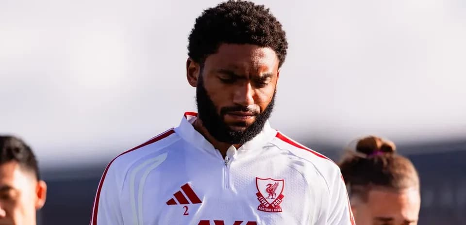 Jugador de Liverpool en la sesión de entrenamiento