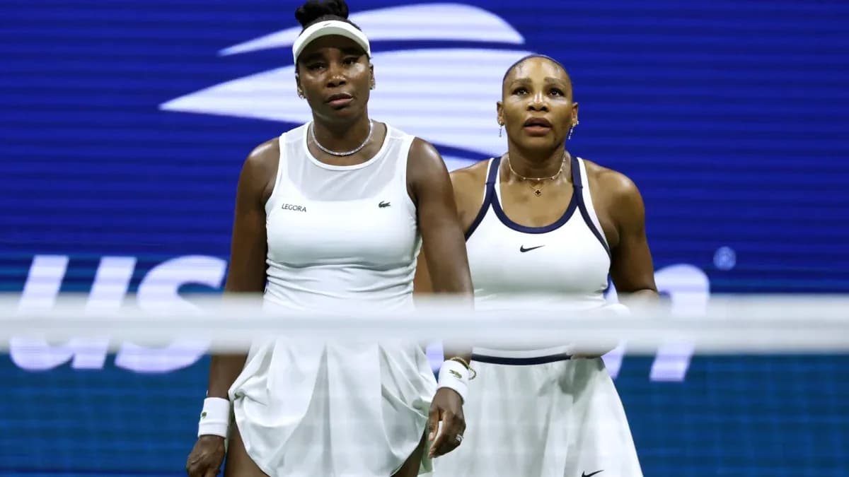 Venus y Serena Williams durante un partido de tenis
