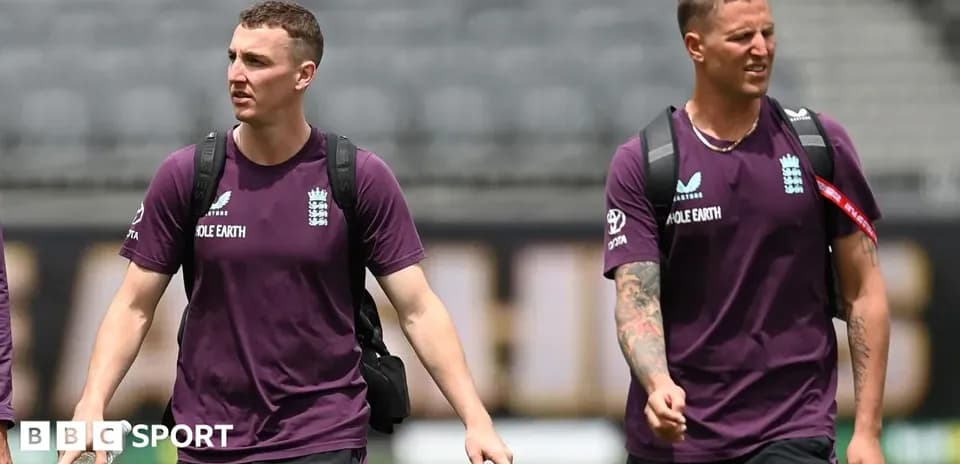 Jugadores de cricket de Inglaterra llegando al estadio