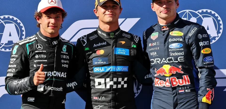 Pilotos posando en el podio de Fórmula 1