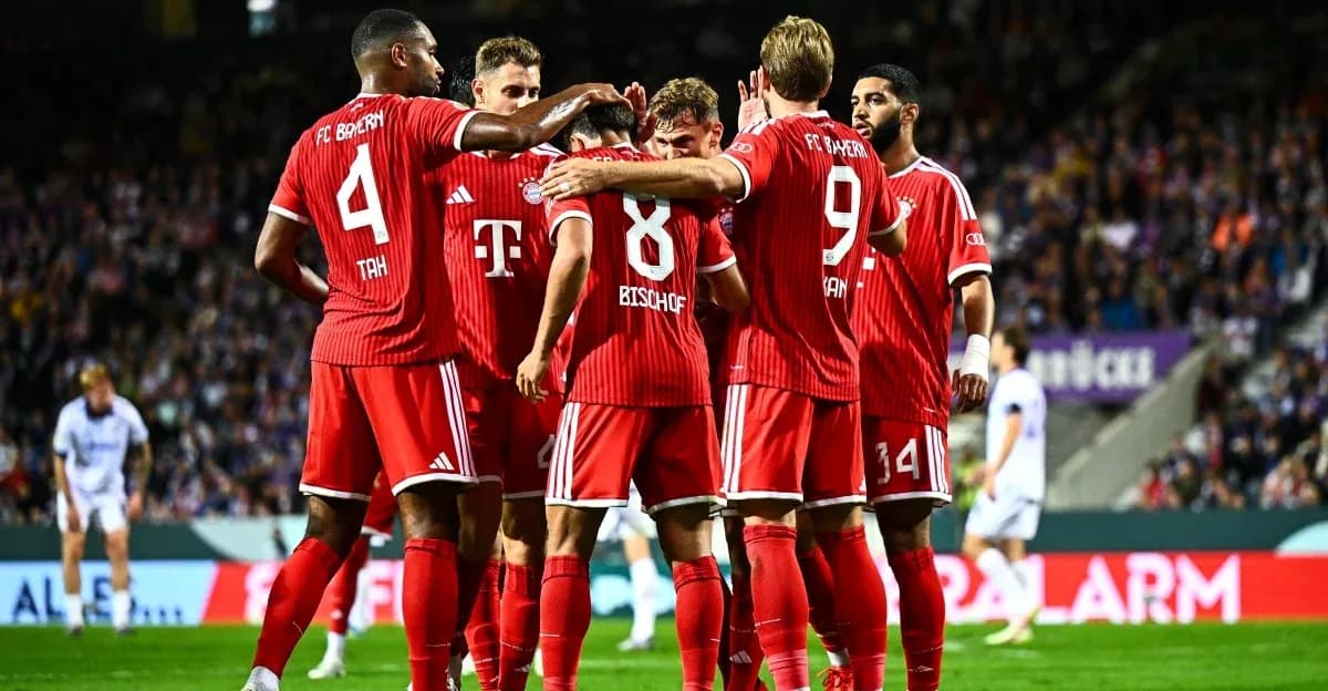 Jugadores del FC Bayern celebrando un gol en equipo
