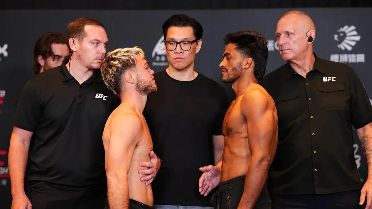 Luchadores en la ceremonia de pesaje de UFC