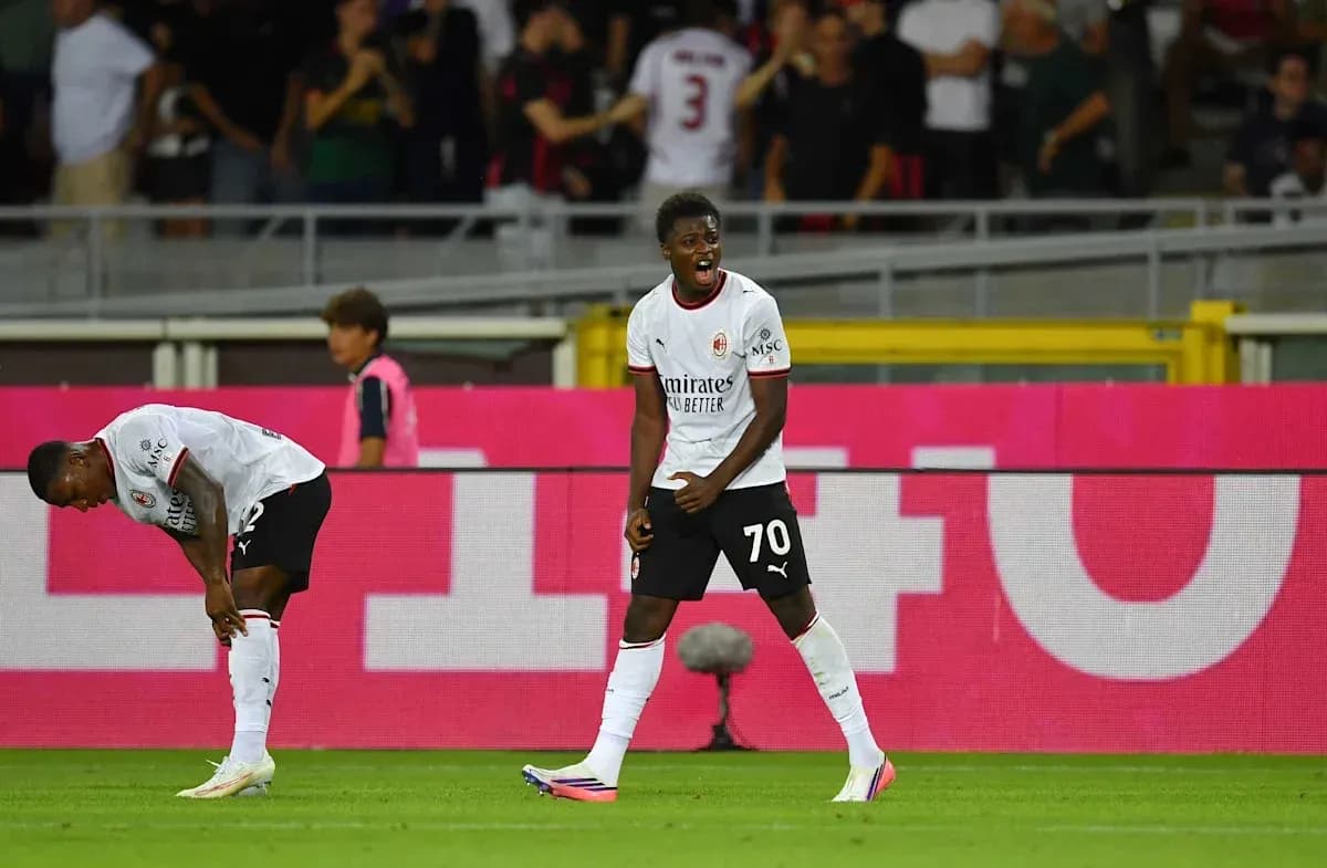 Jugador del AC Milan celebrando un gol en el partido