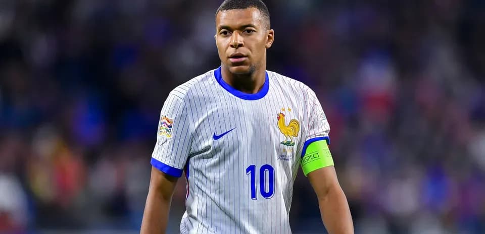 Jugador de Francia con camiseta 10 durante el partido