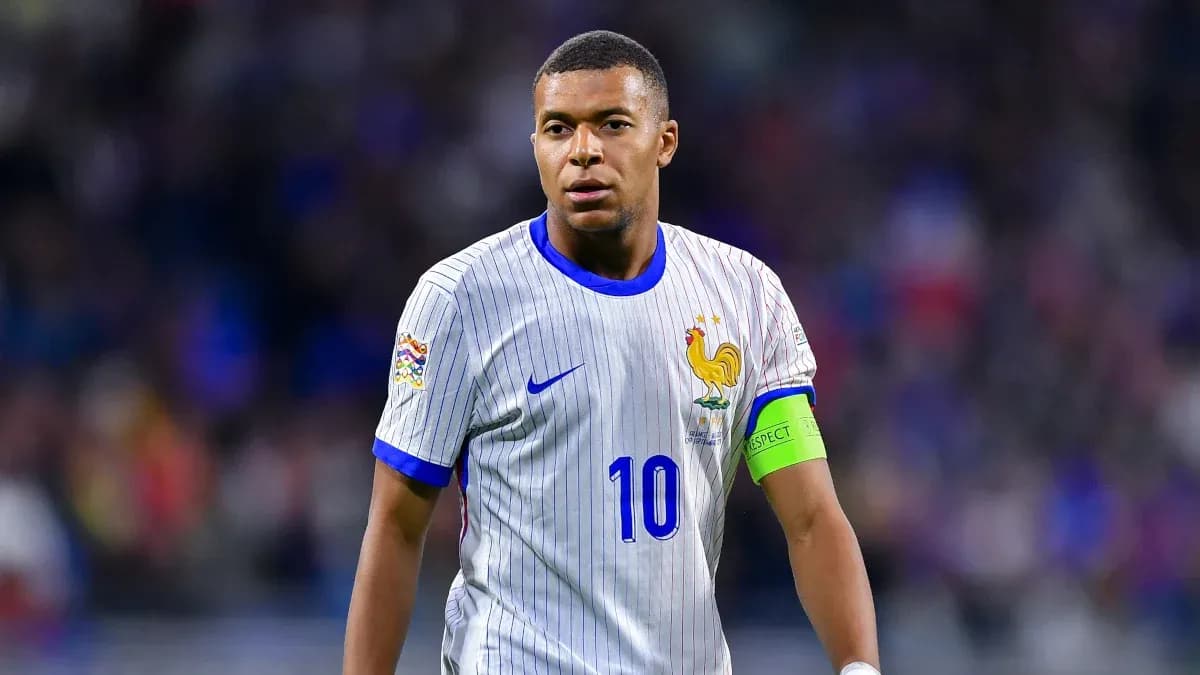 Jugador de Francia con camiseta 10 durante el partido