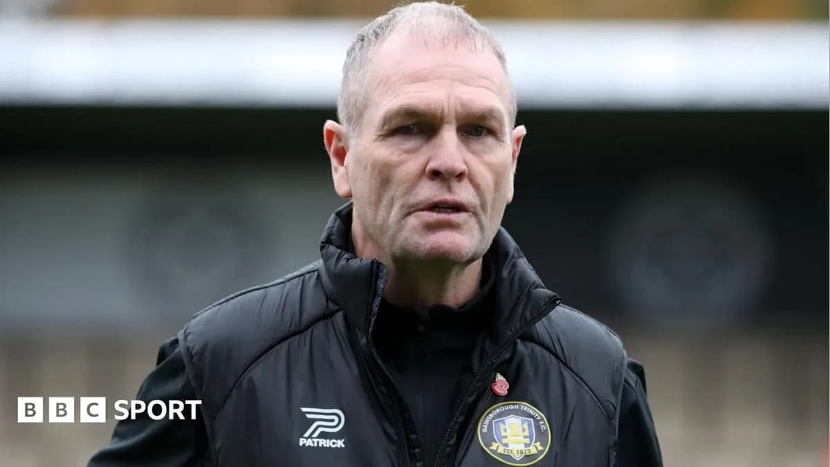 Entrenador de Grimsby Town FC en el campo