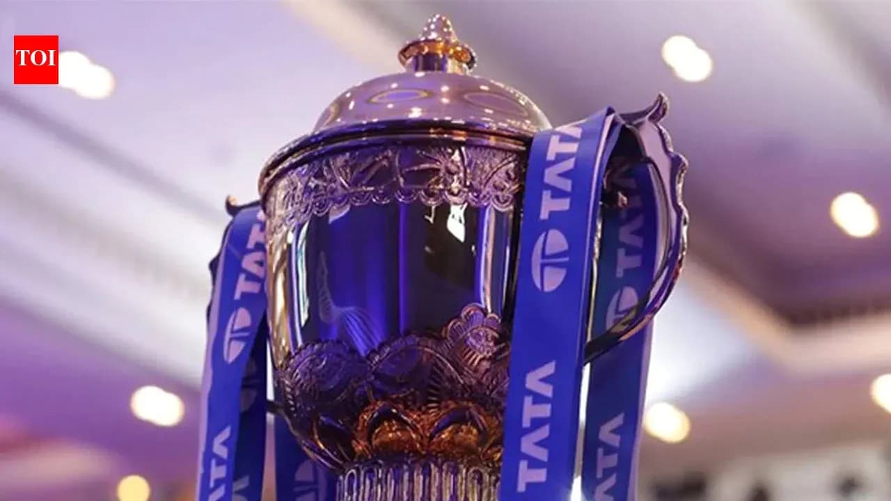 Trofeo brillante con cintas azules de Tata