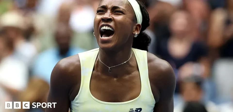 Jugadora de tenis celebrando un punto en el torneo