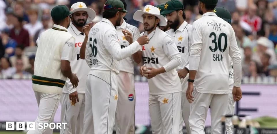 Jugadores de críquet de Pakistán en una reunión