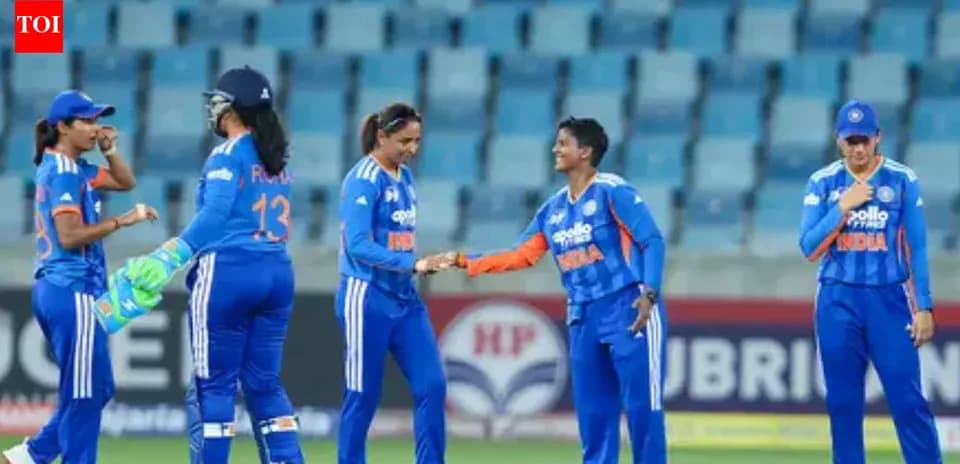 Jugadores de cricket de India celebrando en el campo