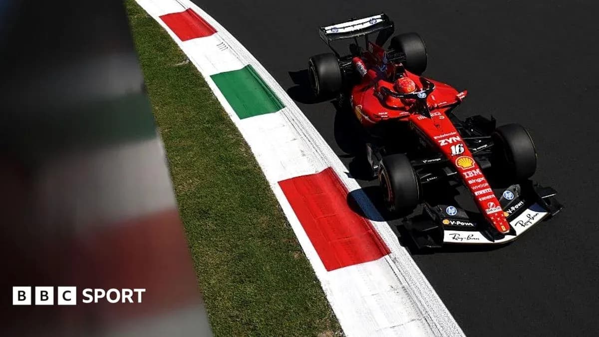Coche de Fórmula 1 en curva con banderas italianas