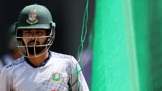 Jugador de cricket de Bangladesh en la práctica