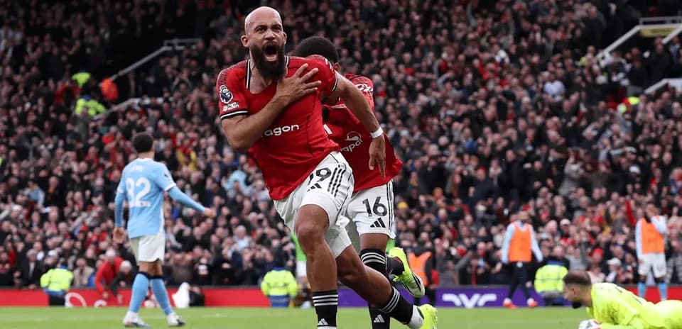 Gol de Manchester United en el derbi
