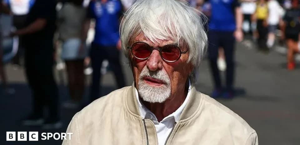 Hombre con gafas de sol en evento deportivo