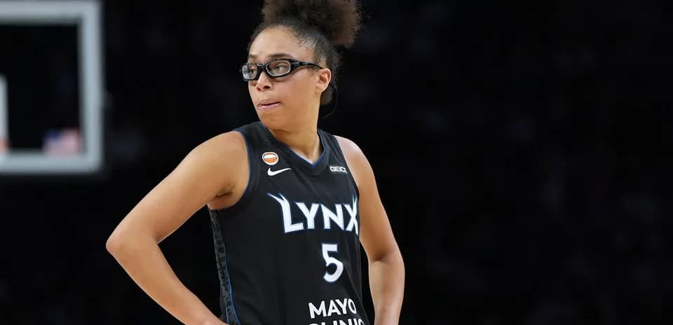 Jugadora de Lynx en la cancha durante el partido