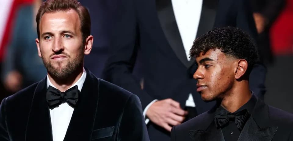 Dos jugadores en evento formal con trajes de gala