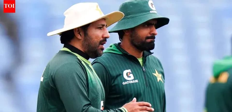 Jugadores de Pakistán conversando durante el entrenamiento