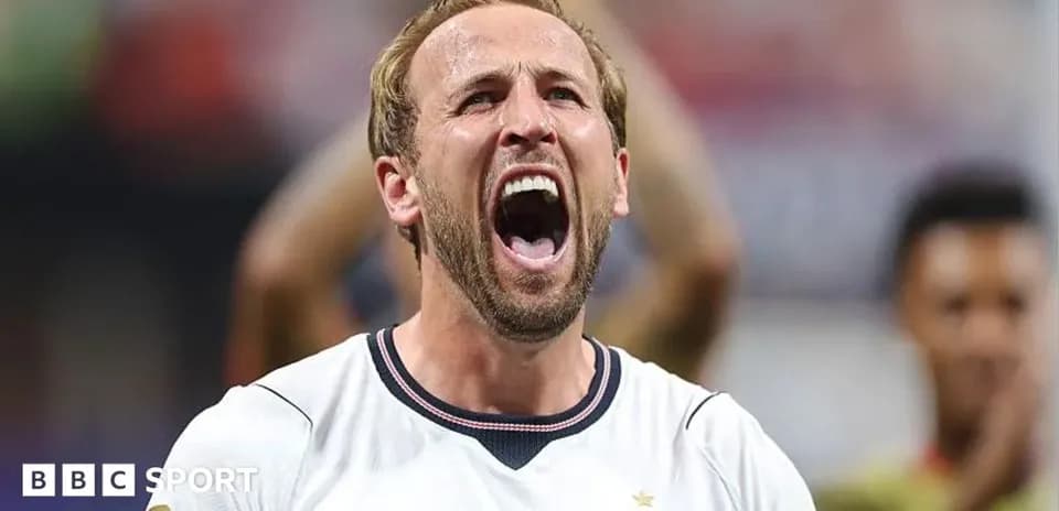 Jugador gritando durante un partido de fútbol