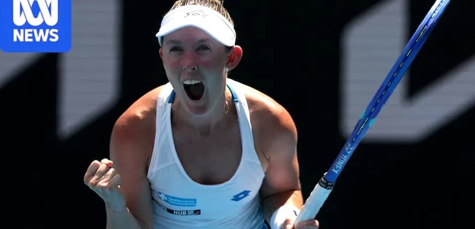 Jugadora de tenis celebrando un punto en la cancha
