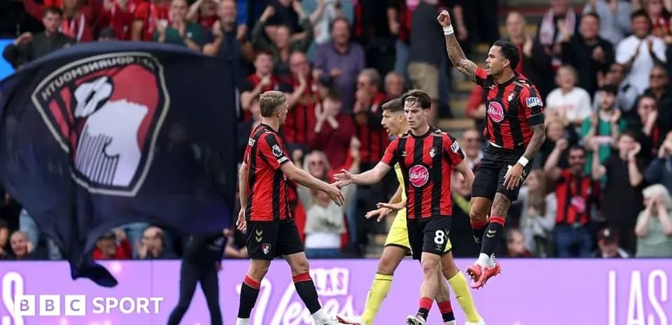Jugadores de Bournemouth celebrando un gol en el partido