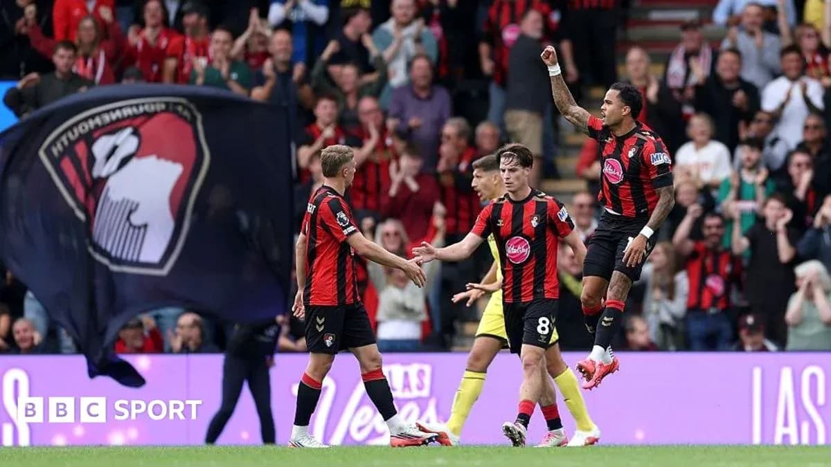 Jugadores de Bournemouth celebrando un gol en el partido