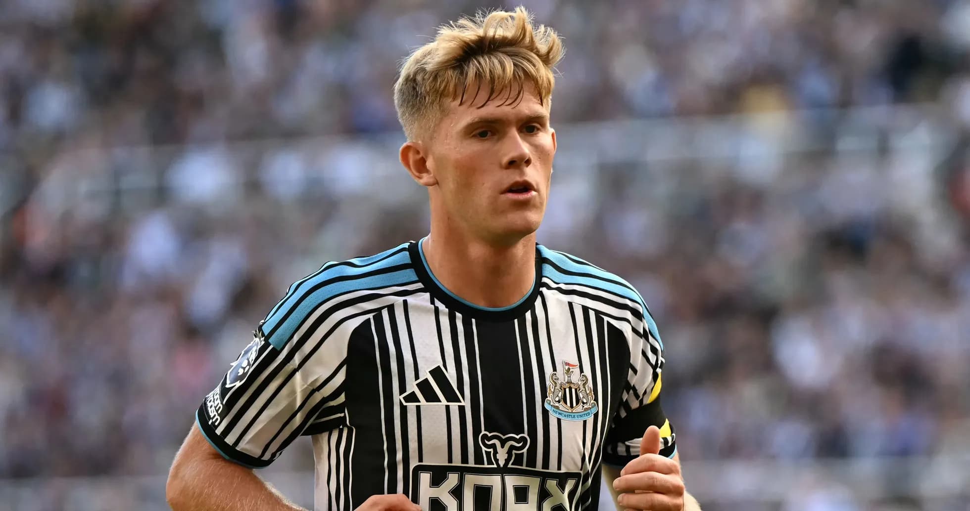 Jugador de Newcastle United en acción durante partido