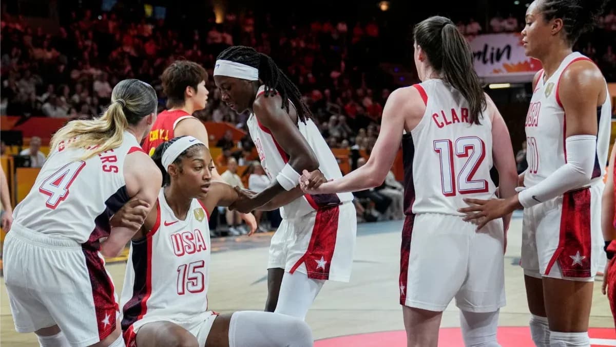 Jugadoras de baloncesto de EE. UU. en apoyo a compañera