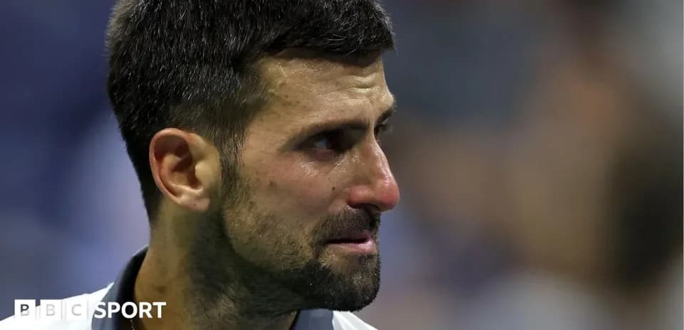 Jugador de tenis con lágrimas en el rostro