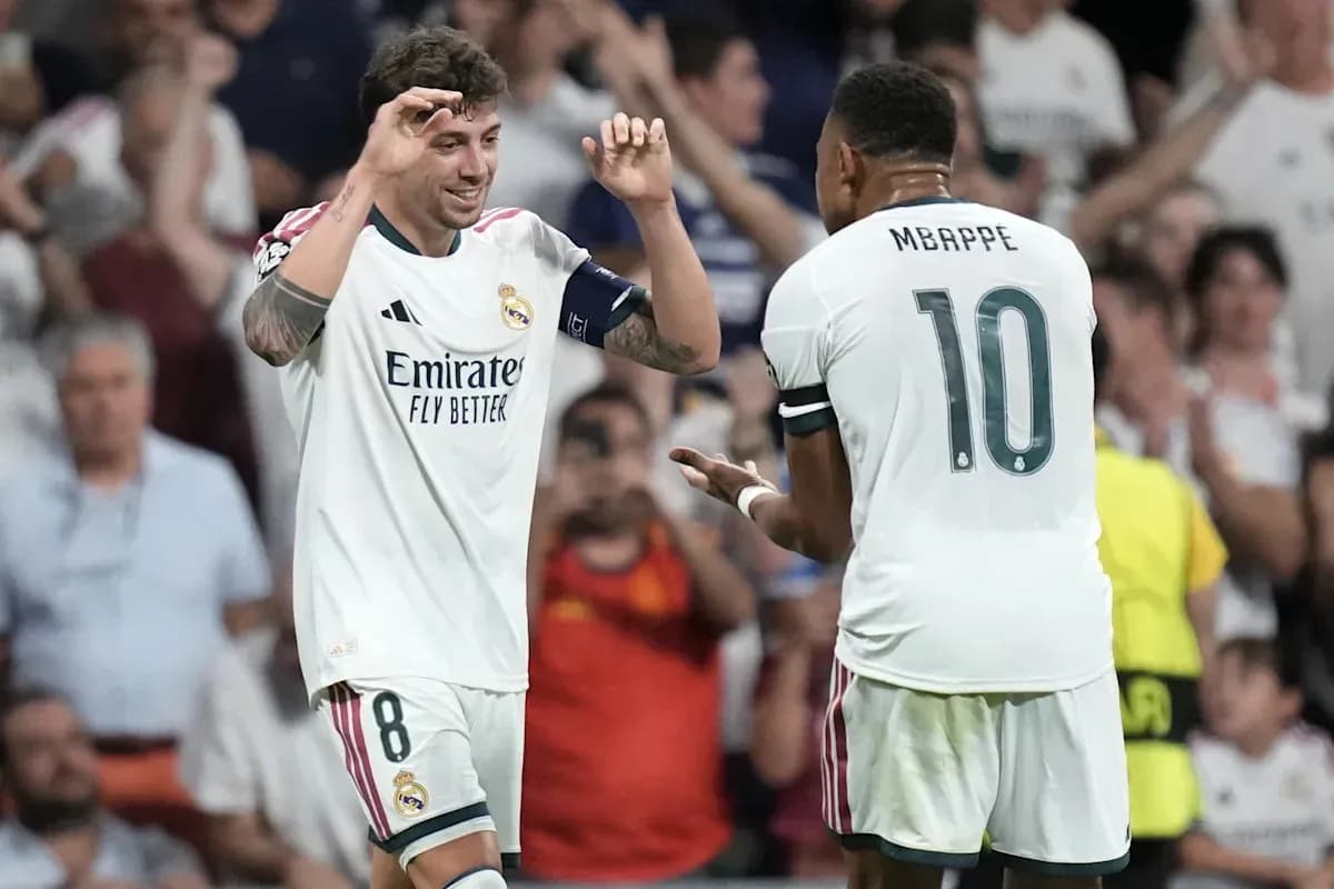 Jugadores de Real Madrid celebrando un gol juntos
