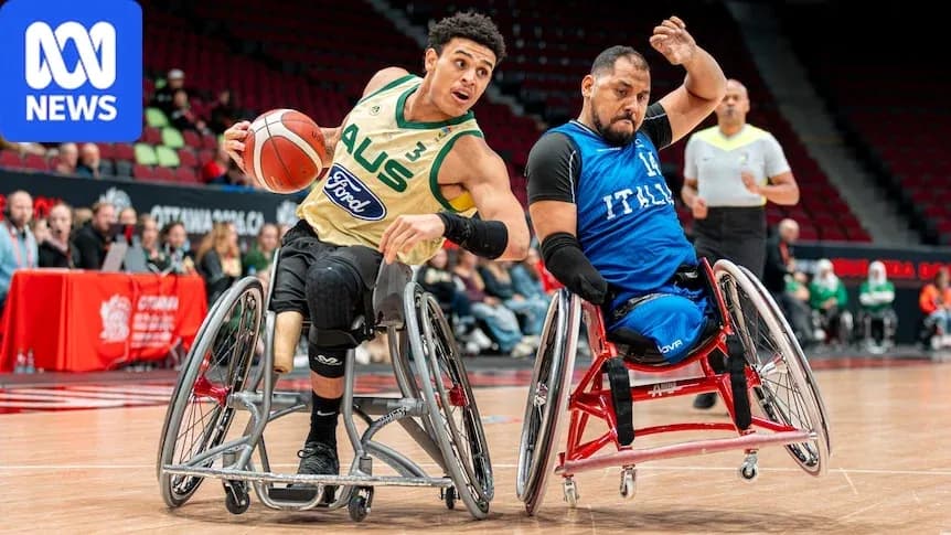 Jugadores en silla de ruedas compitiendo en baloncesto