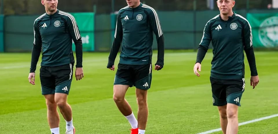 Jugadores caminando en sesión de entrenamiento