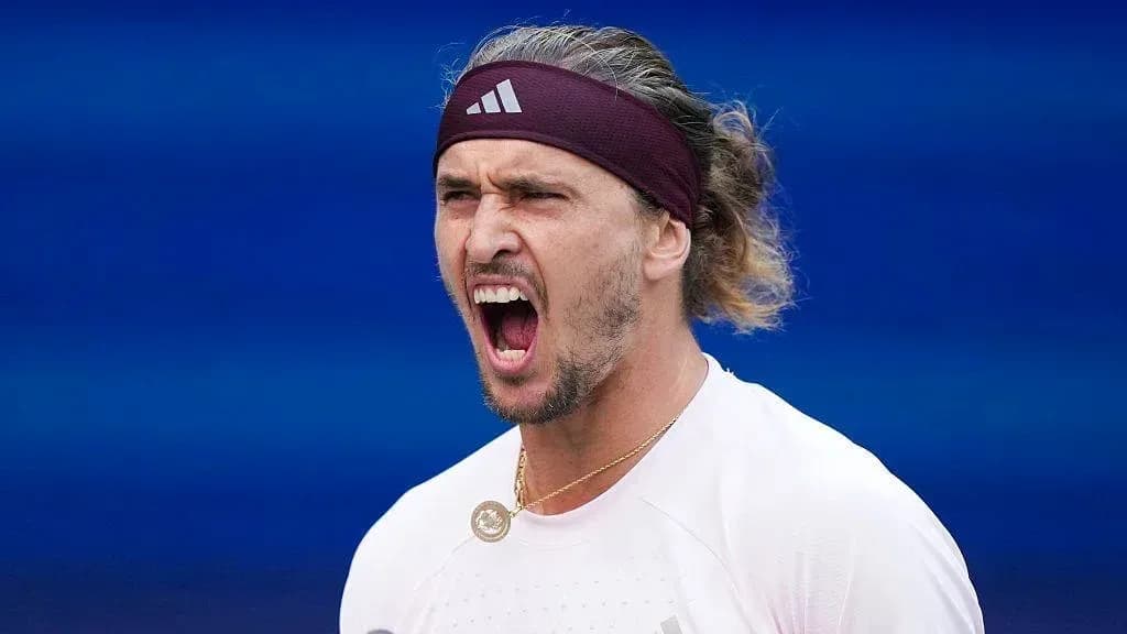 Jugador de tenis celebrando durante un partido