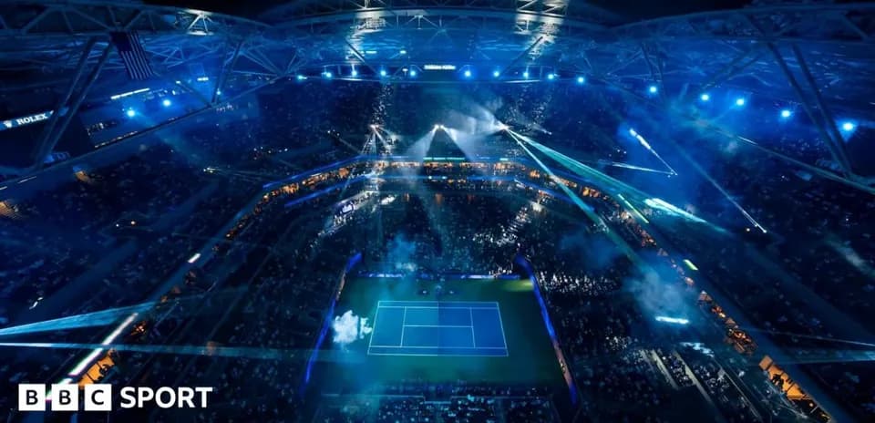 Vista aérea del estadio durante un evento de tenis