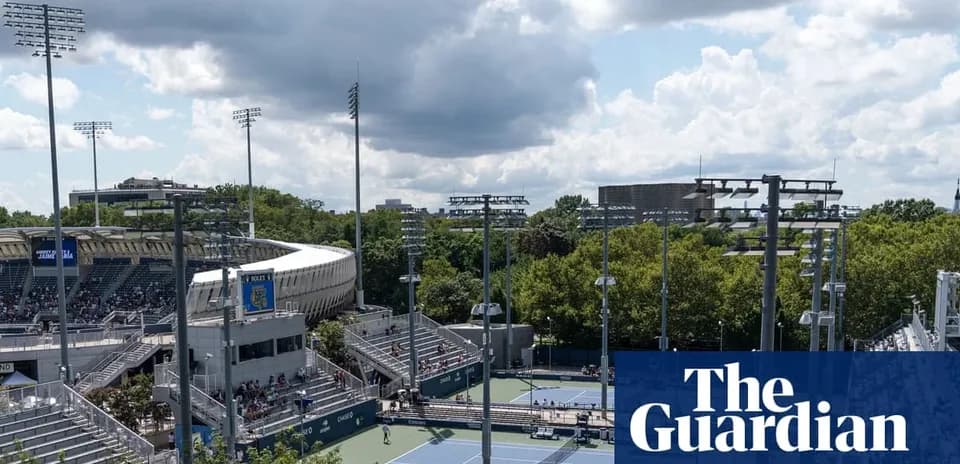 Vista del estadio de tenis con espectadores