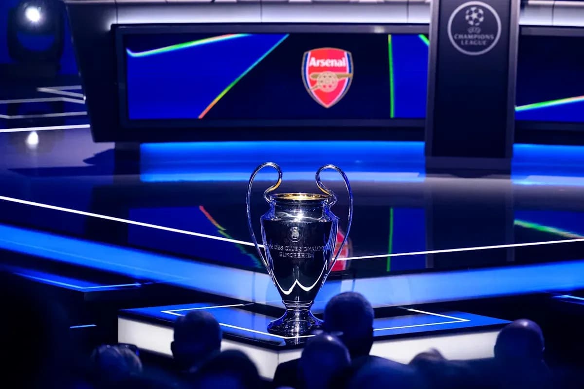 Trofeo de la Liga de Campeones en el escenario