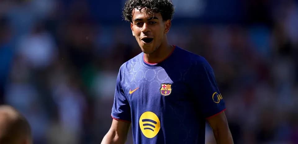 Jugador de Barcelona celebrando en el campo