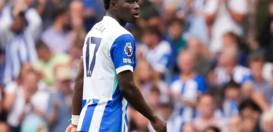 Jugador de Brighton con camiseta número 17 en el campo