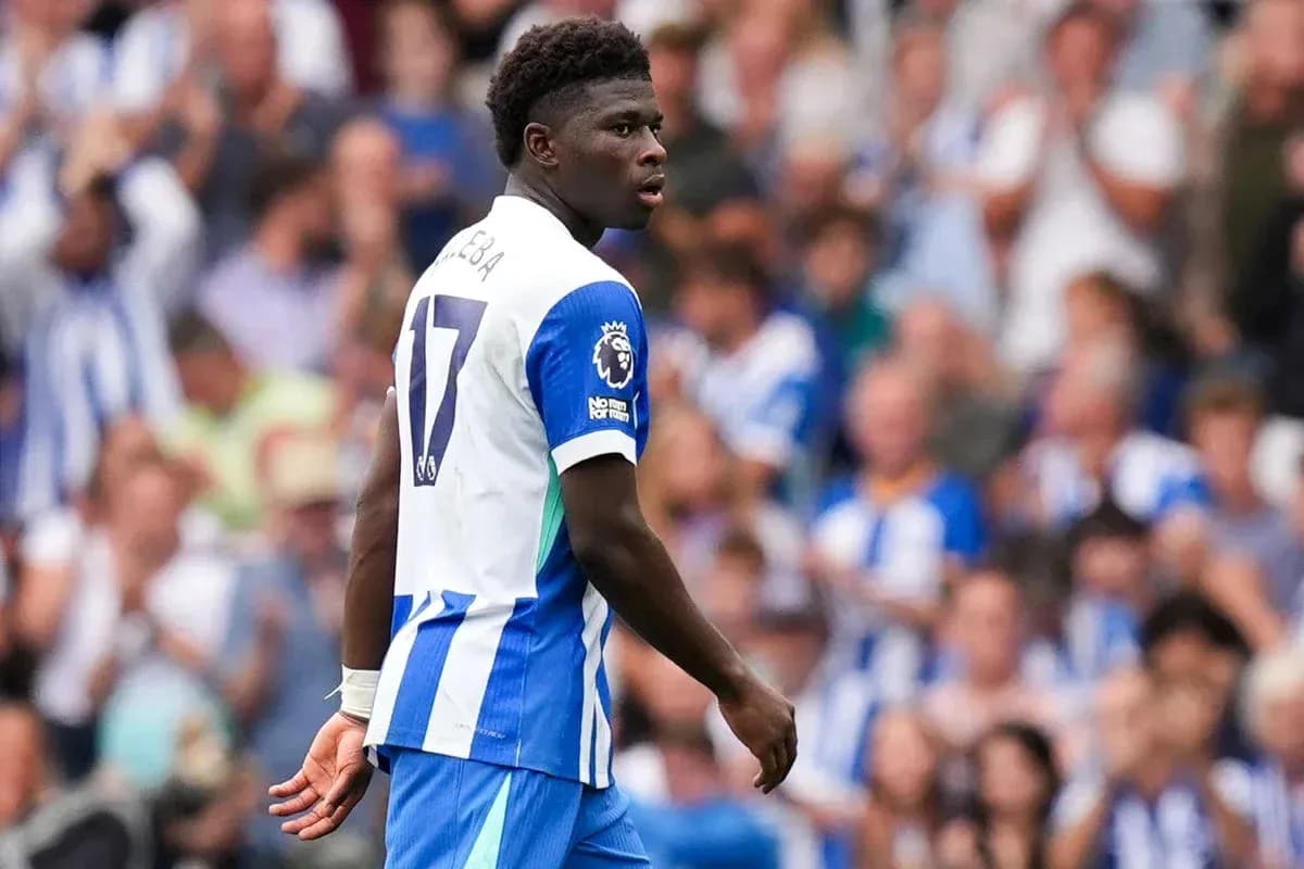 Jugador de Brighton con camiseta número 17 en el campo