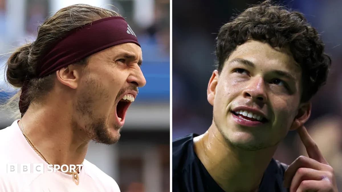 Jugadores de tenis en acción durante un partido