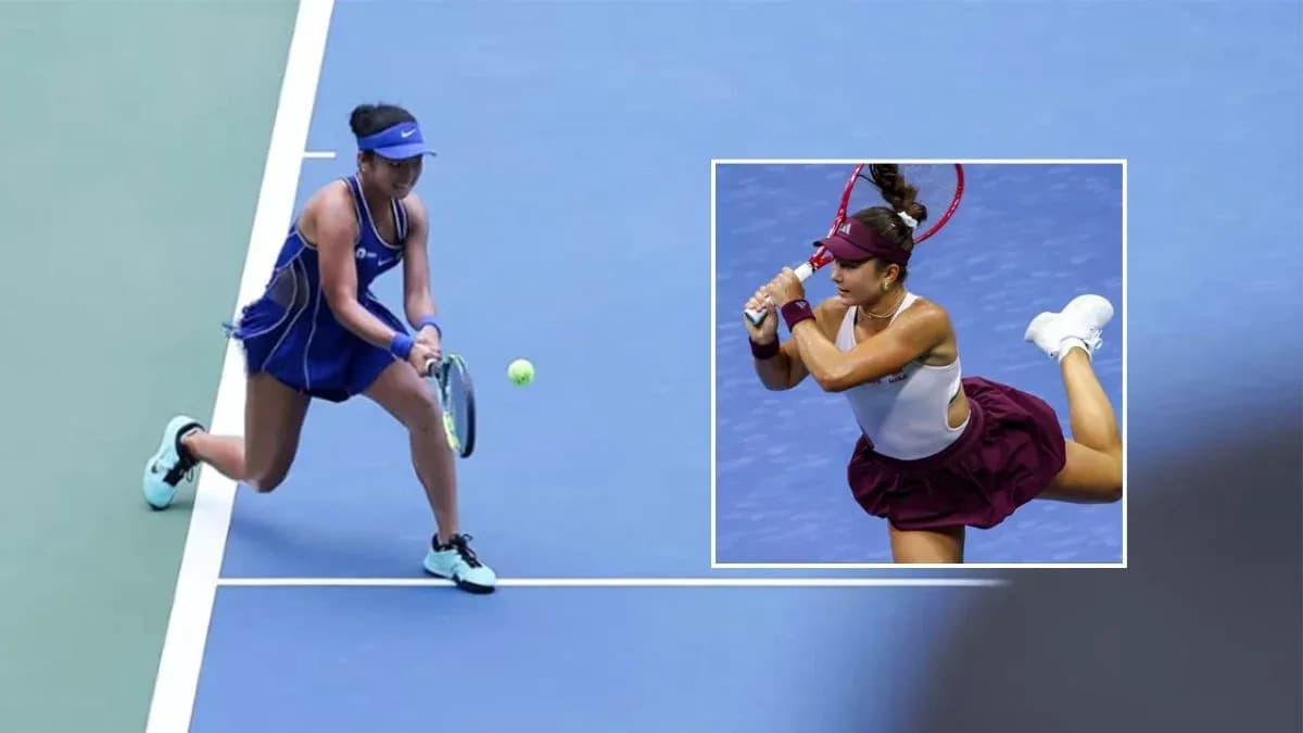 Jugadora de tenis golpeando la pelota en cancha