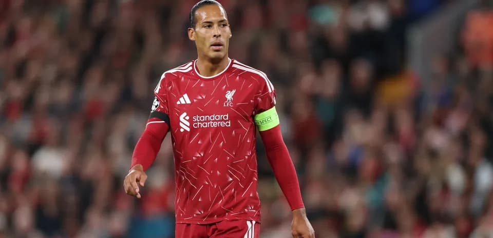 Jugador de Liverpool en acción durante un partido