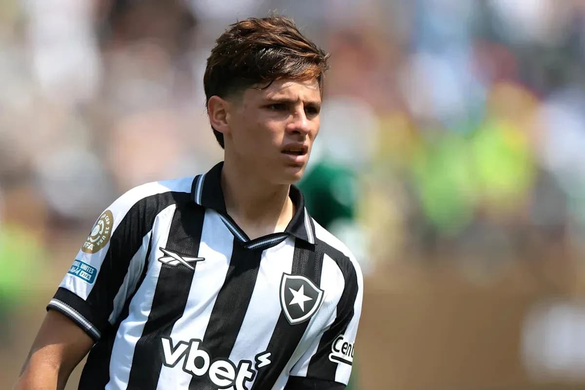 Jugador de Botafogo en acción durante el partido Jugador de Botafogo en acción durante el partido