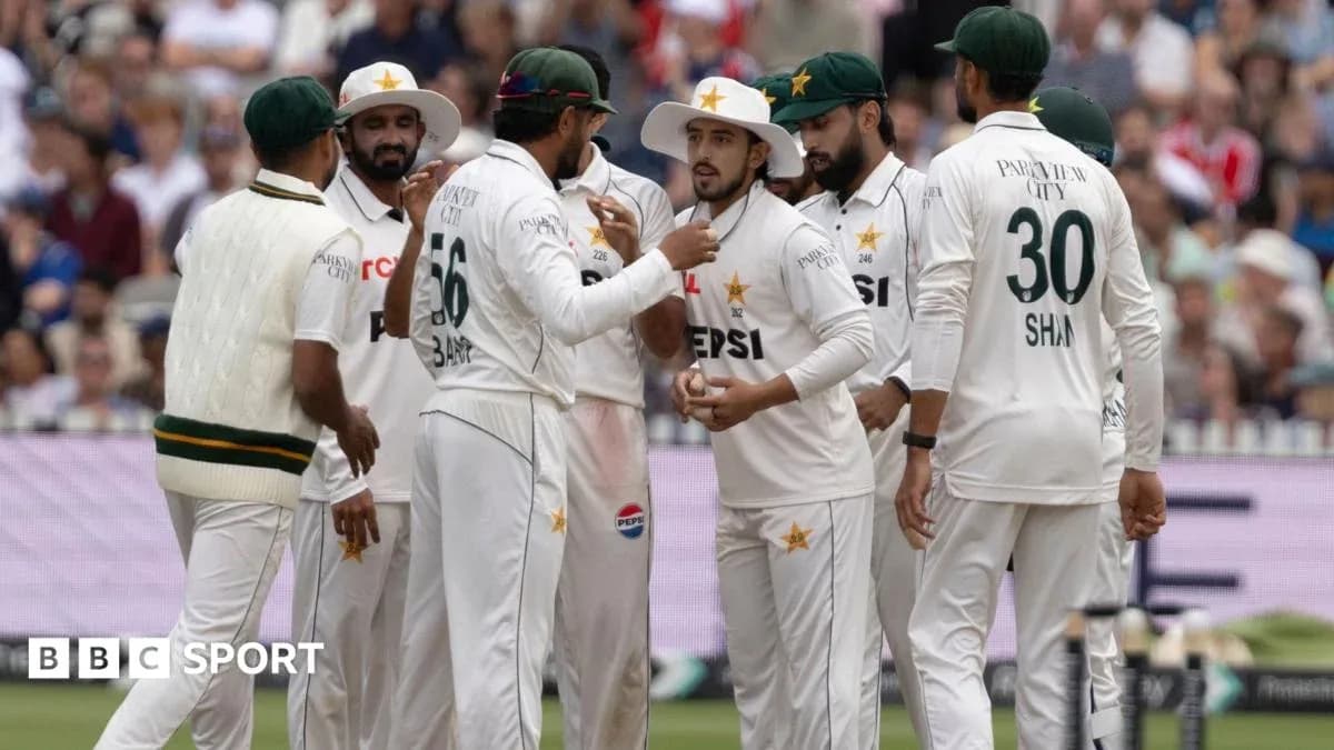 Jugadores de críquet de Pakistán en una reunión Jugadores de críquet de Pakistán en una reunión
