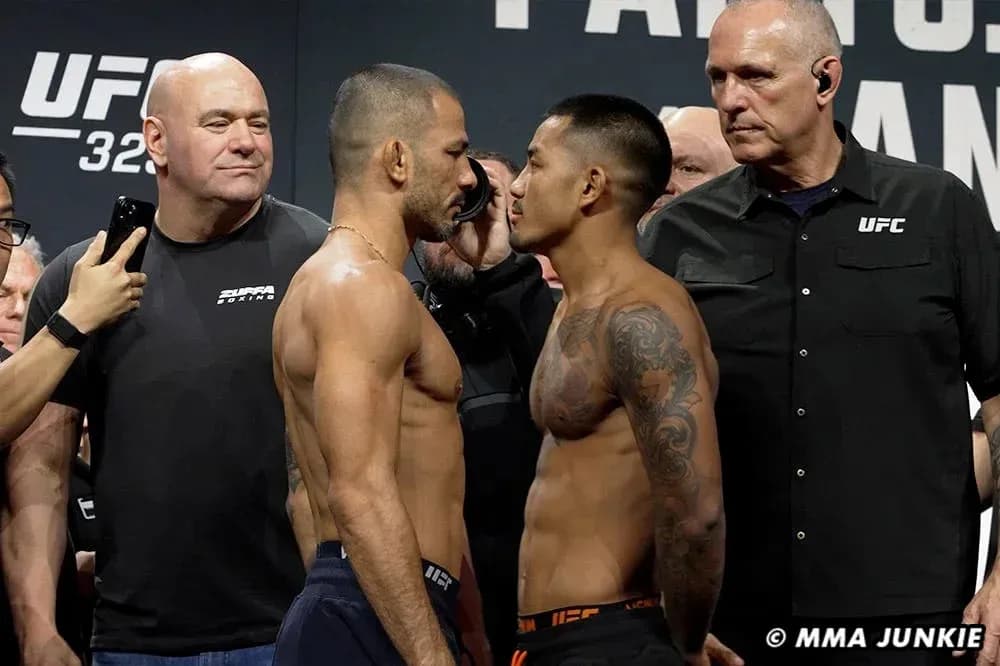 Luchadores pesándose antes de combate en UFC Luchadores pesándose antes de combate en UFC